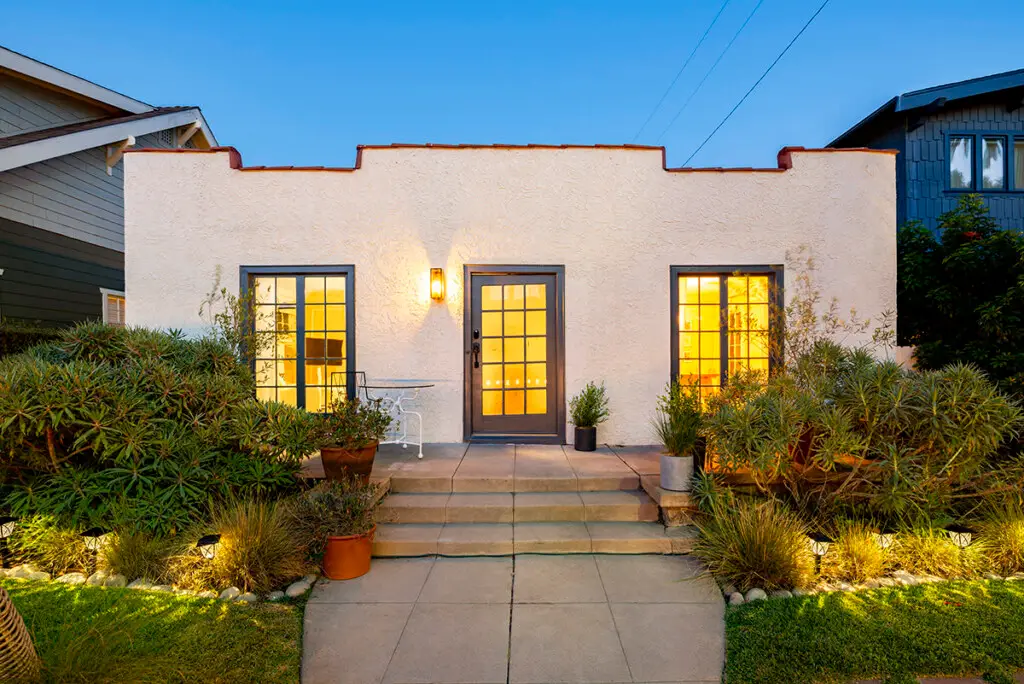 Venice bungalow exterior with mid-century modern design by Open Air Homes