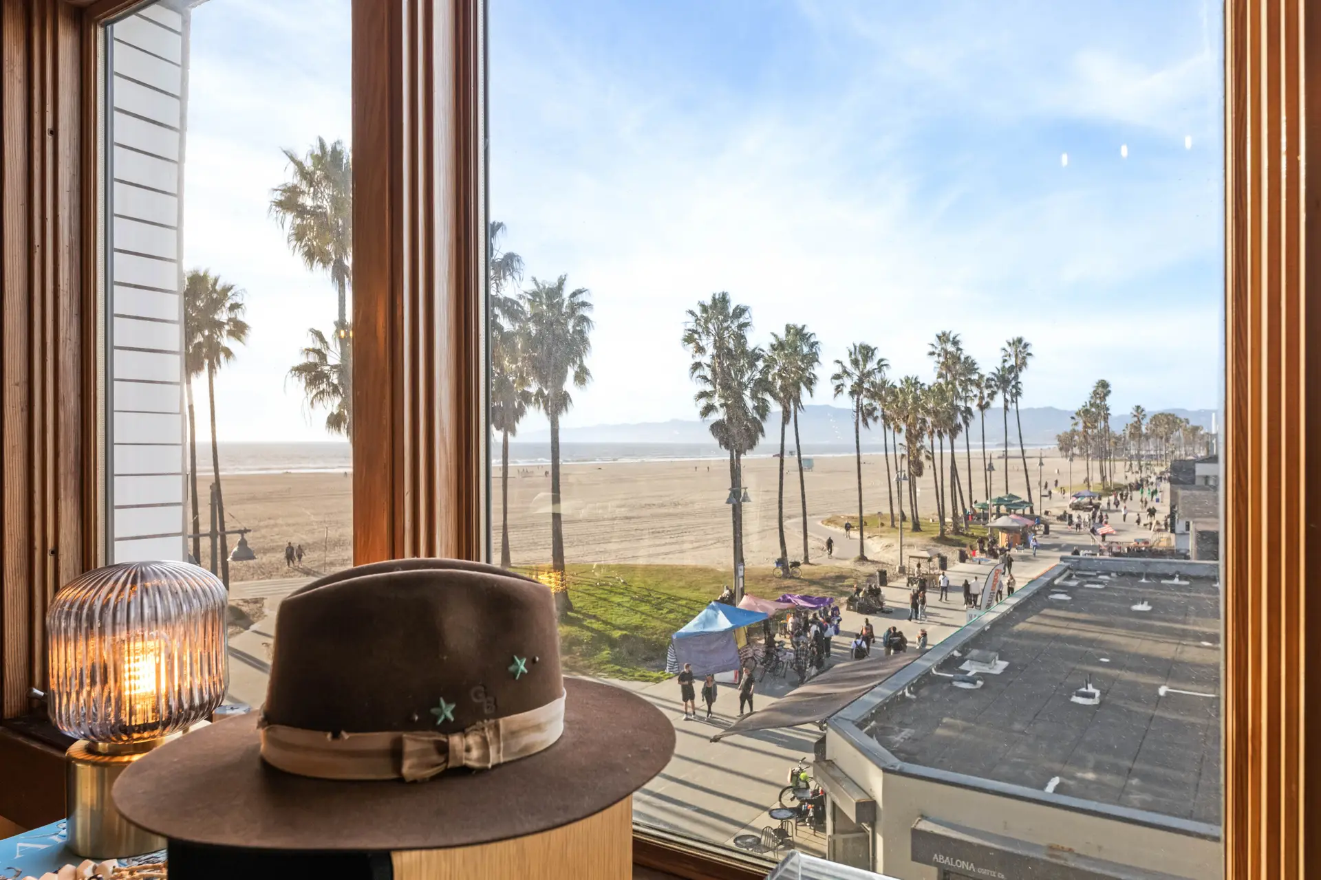 Monthly rental on Venice Beach boardwalk - View of Venice Beach boardwalk from Venice Beachfront Artist Loft – Open Air Homes