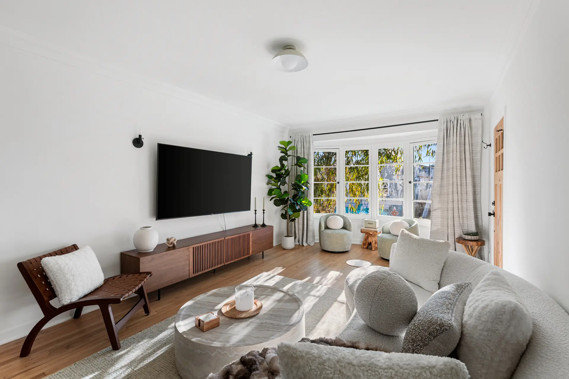 2025 Los Angeles Airbnb Occupancy Rate: Market vs Open Air Homes